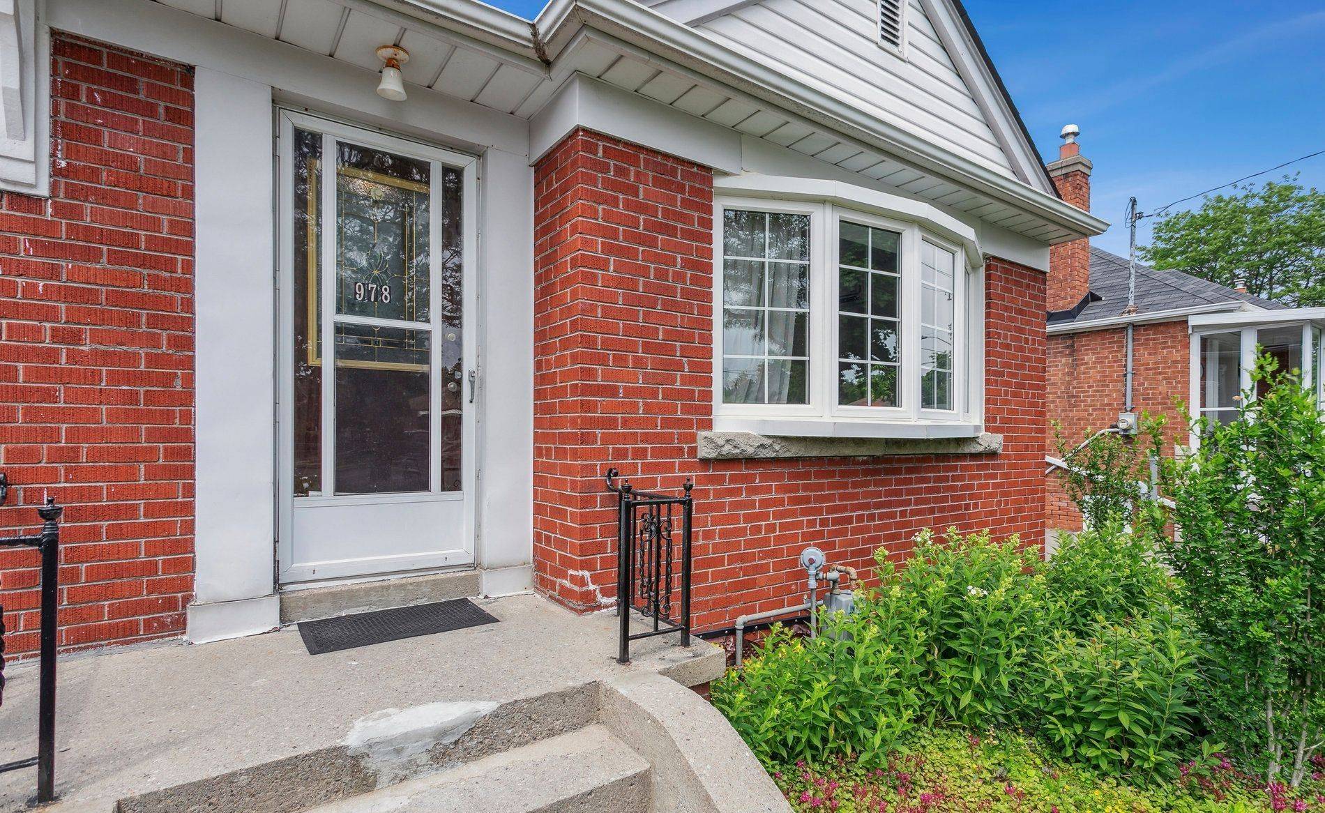 Toronto E04, ON M1R 2G6,978 Pharmacy AVE #Main