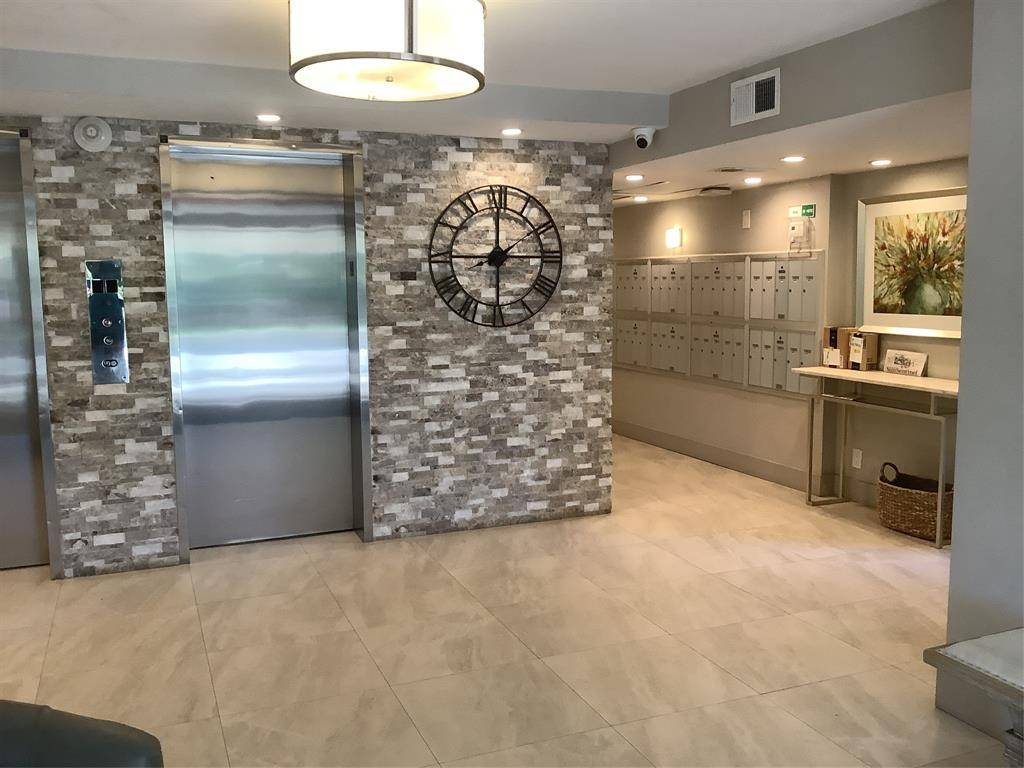 Pompano Beach, FL 33069,575 Oaks Ln #608