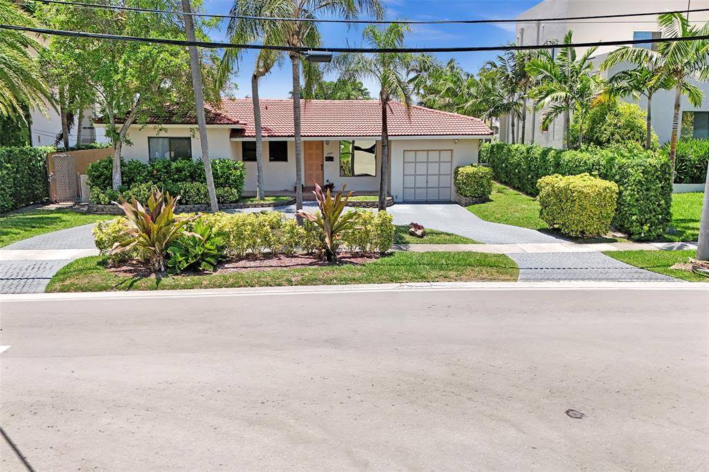 North Miami, FL 33181,12900 N Bayshore Dr