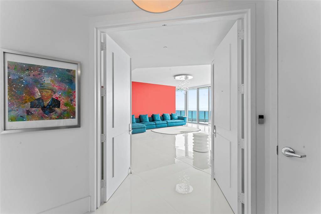 Miami Beach, FL 33140,5959 Collins Ave #1203