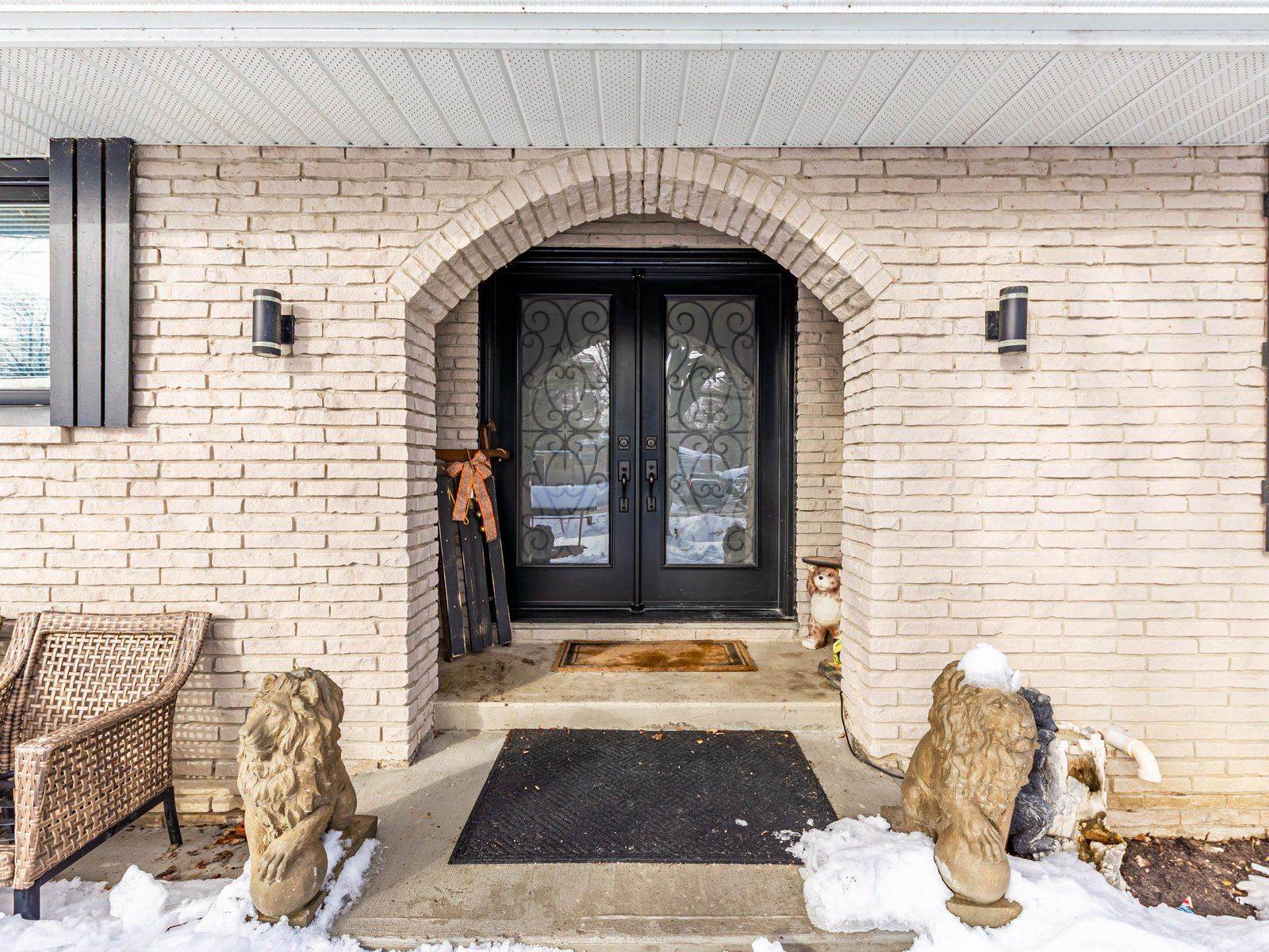 Georgina, ON L0E 1N0,28 Main ST