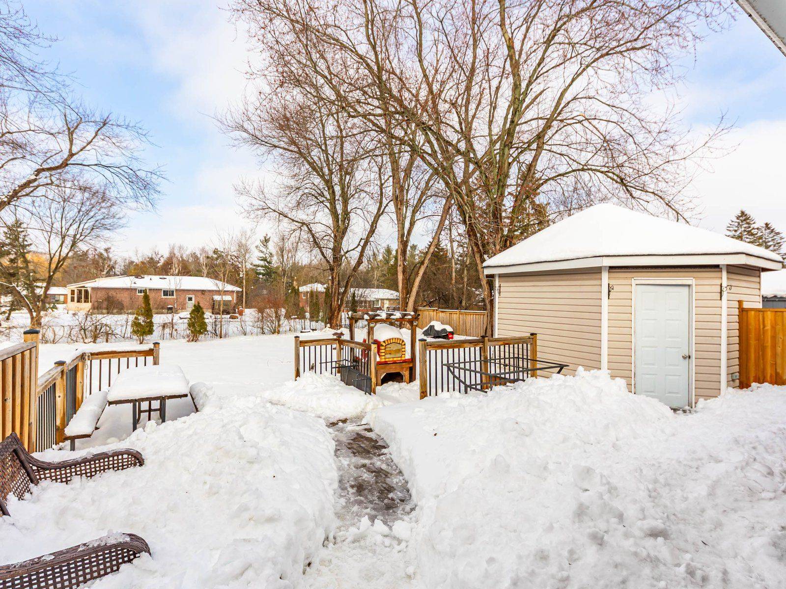 Georgina, ON L0E 1N0,28 Main ST