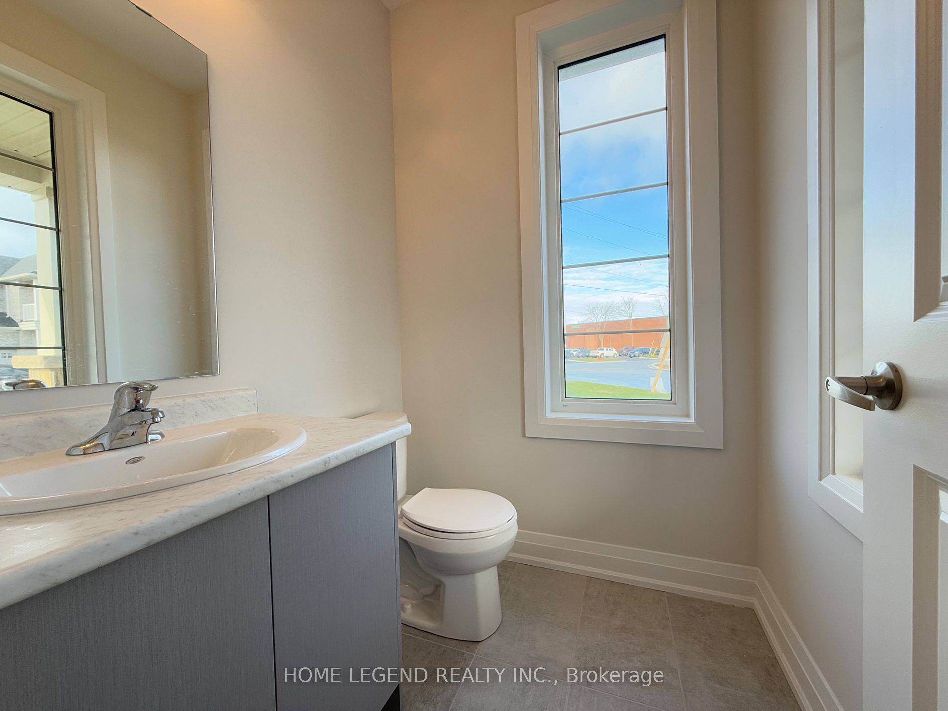 Georgina, ON L0E 1R0,2 Rail Trail CT