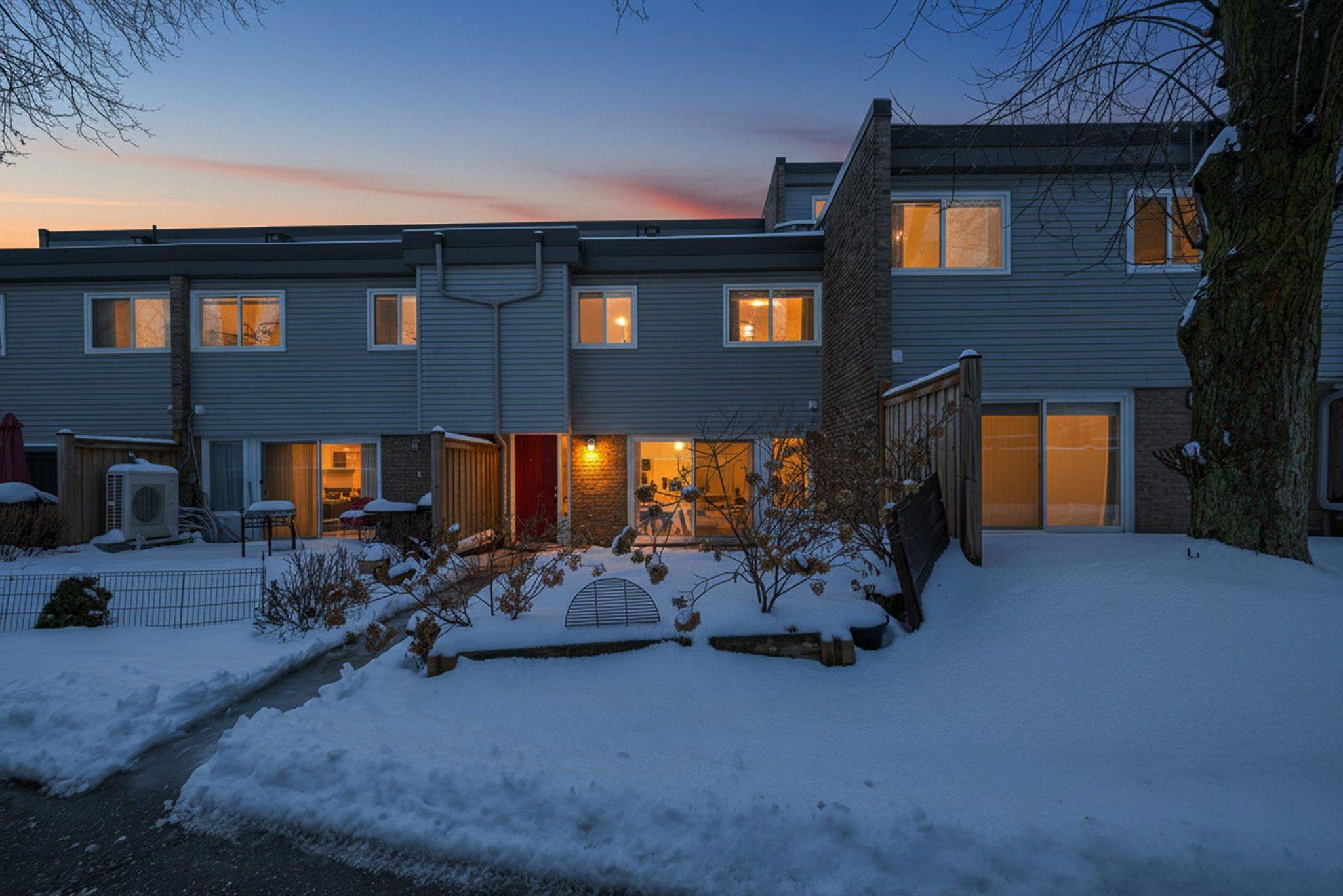 Aurora, ON L4G 3M2,169 Milestone CRES #33