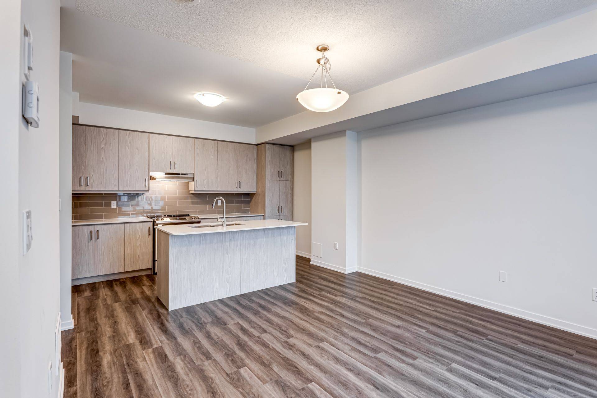 Vaughan, ON L4K 5Z8,80 Honeycrisp CRES #TH377