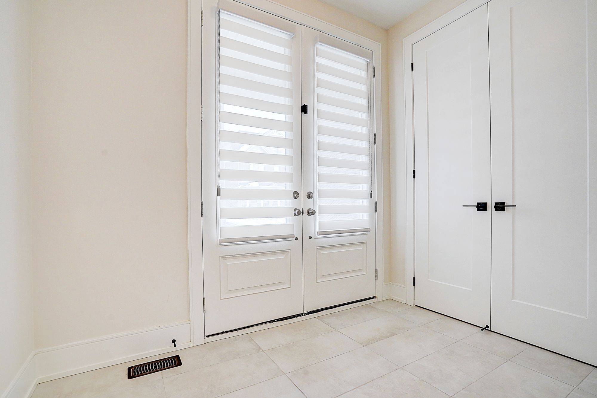 East Gwillimbury, ON L9N 1S4,106 Angus Morton CRES