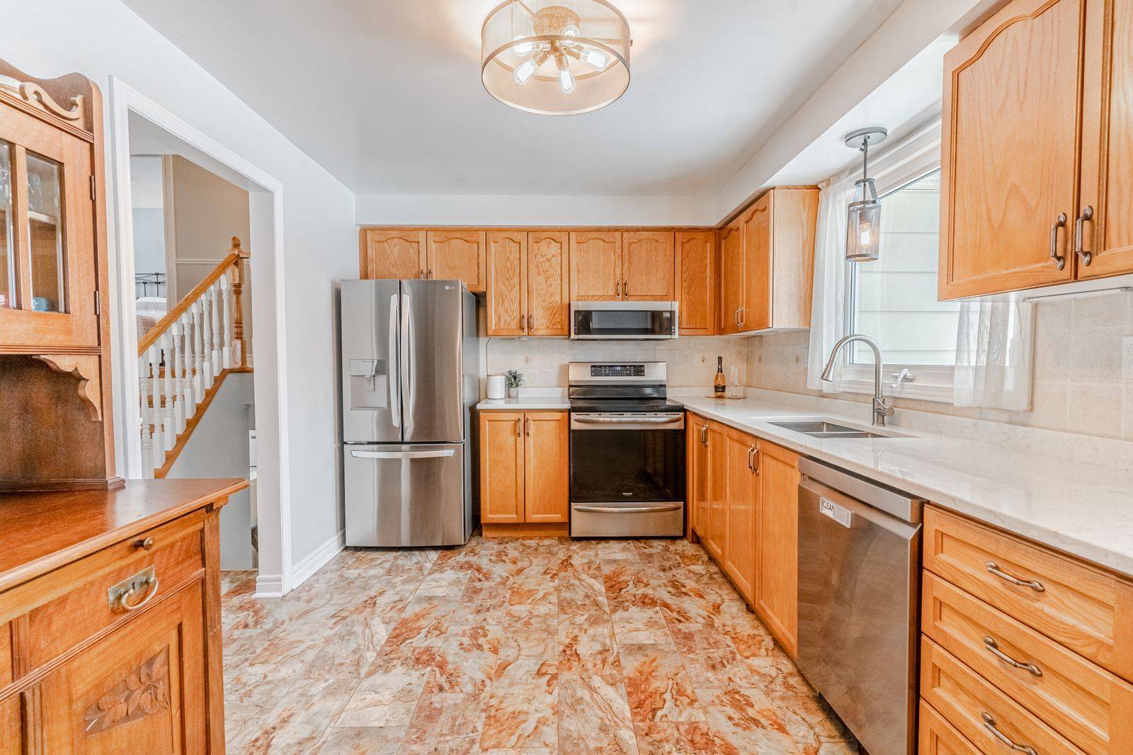 Barrie, ON L4N 4N8,229 Deborah WAY