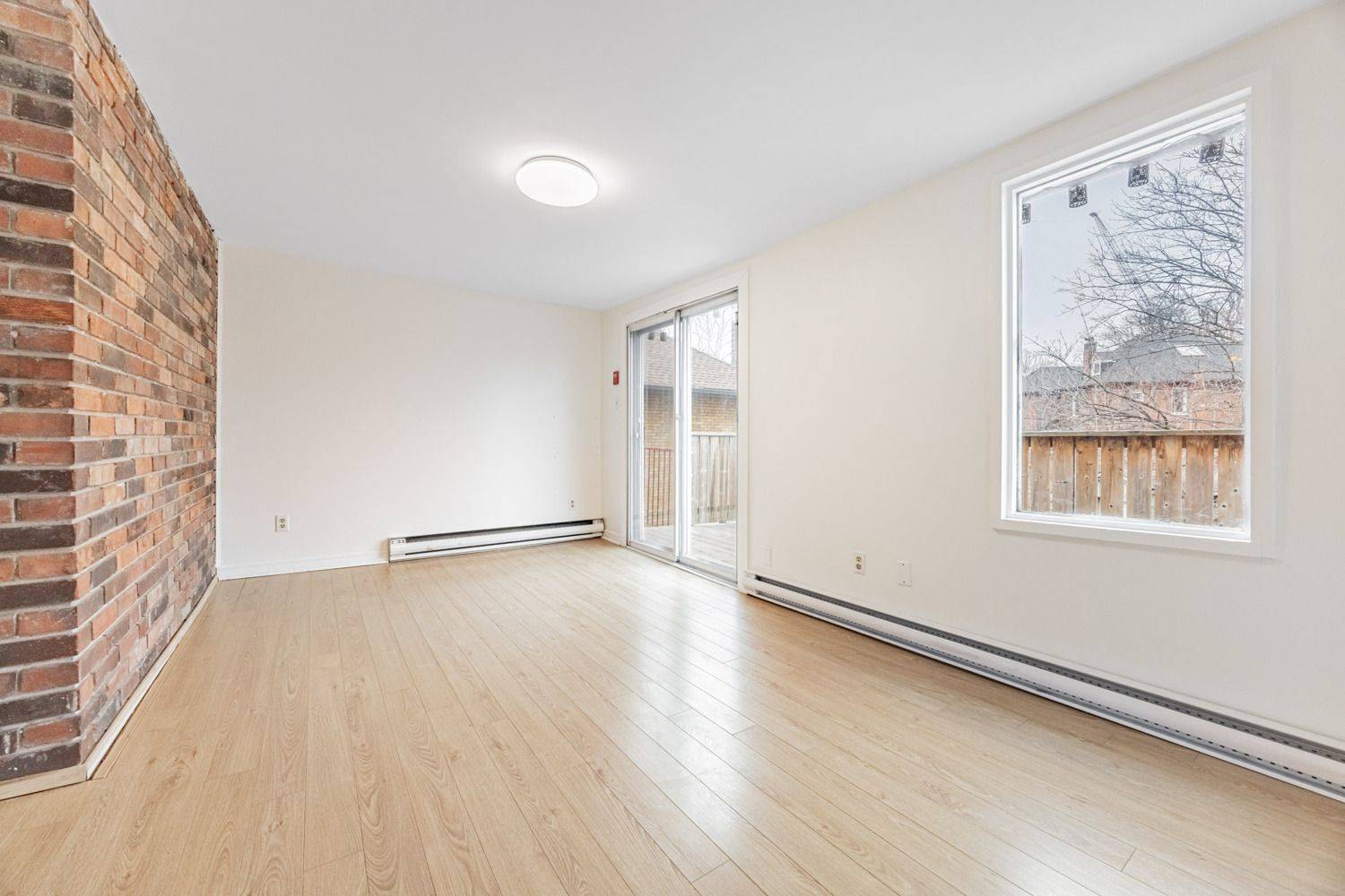 Toronto W01, ON M6K 1J6,1538 King ST W #2