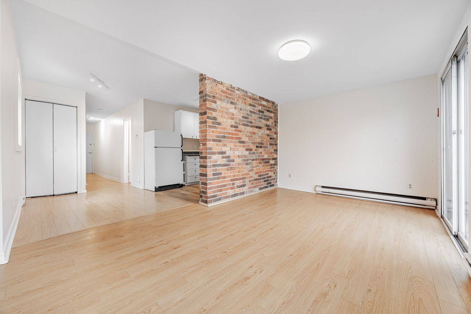 Toronto W01, ON M6K 1J6,1538 King ST W #2