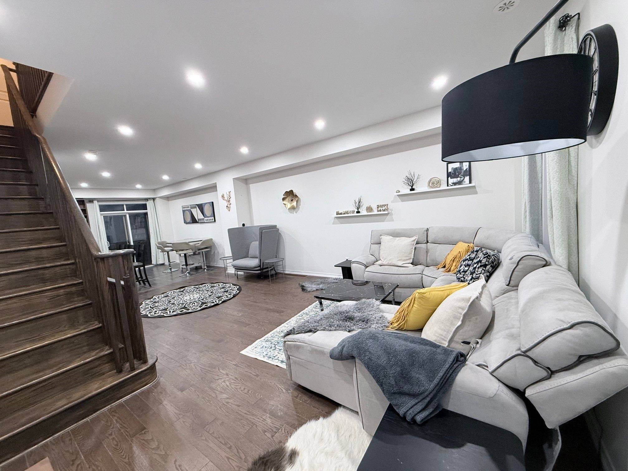 Mississauga, ON L5A 0A7,432 Ladycroft TER #Main and Upper