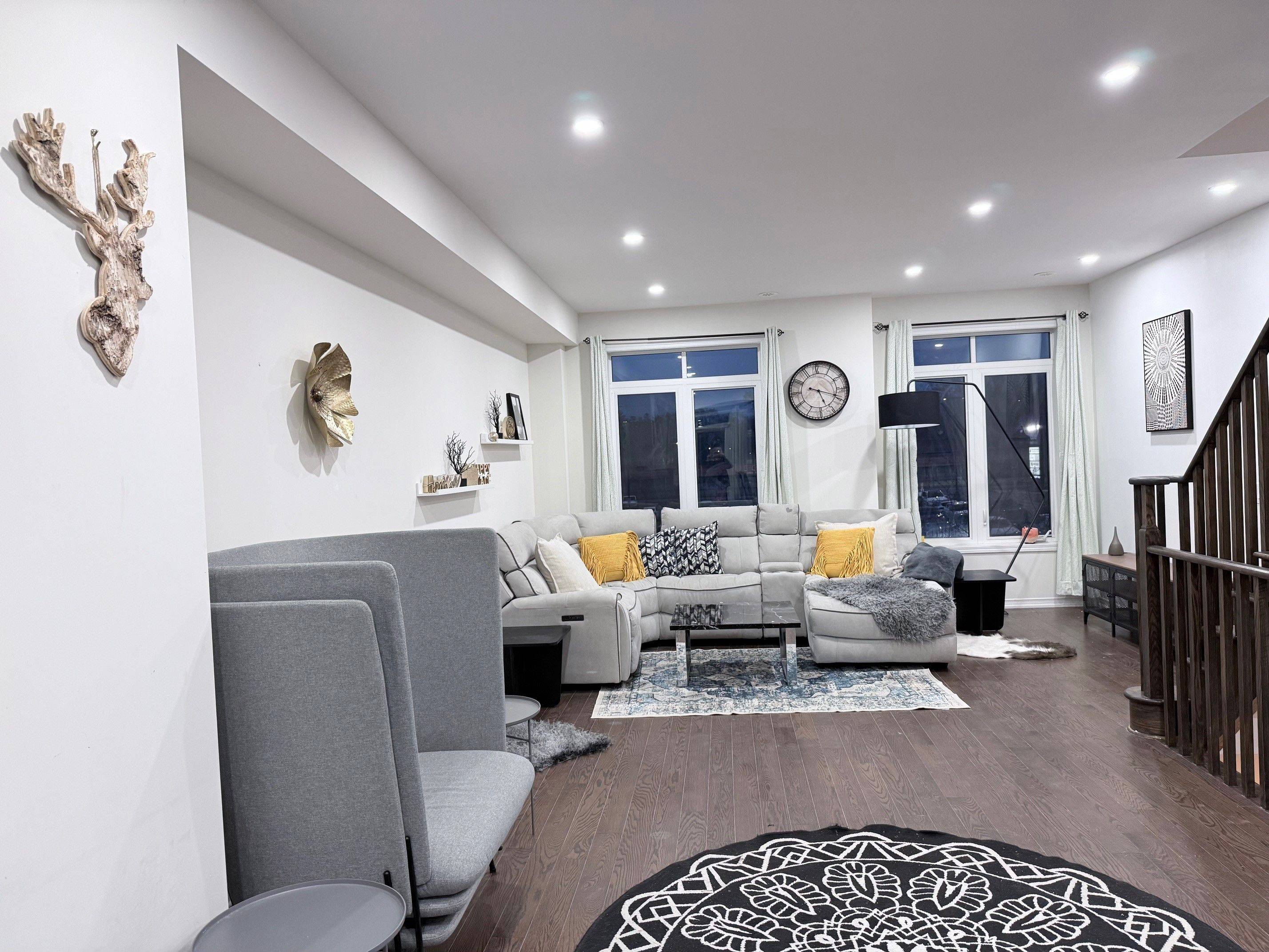 Mississauga, ON L5A 0A7,432 Ladycroft TER #Main and Upper