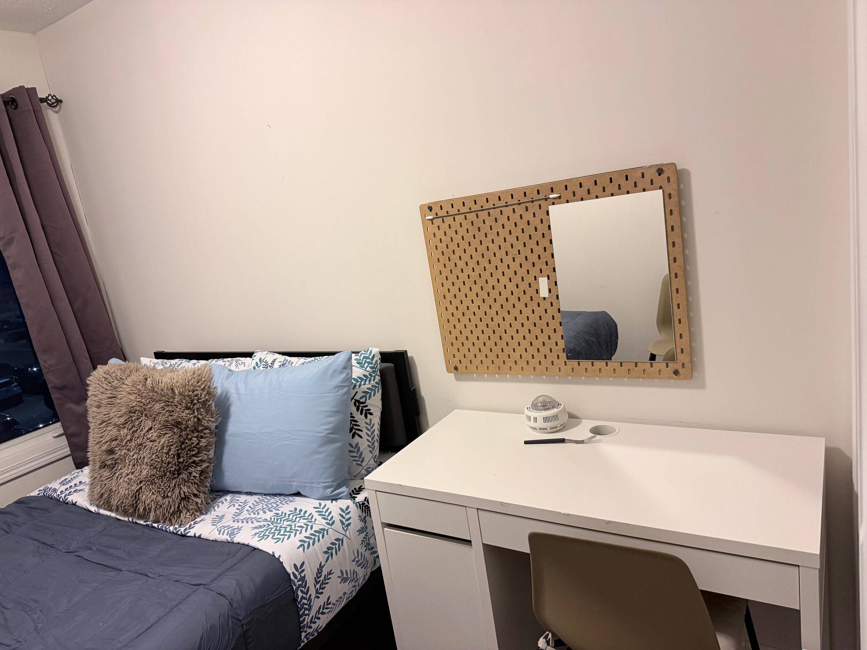 Mississauga, ON L5A 0A7,432 Ladycroft TER #Main and Upper