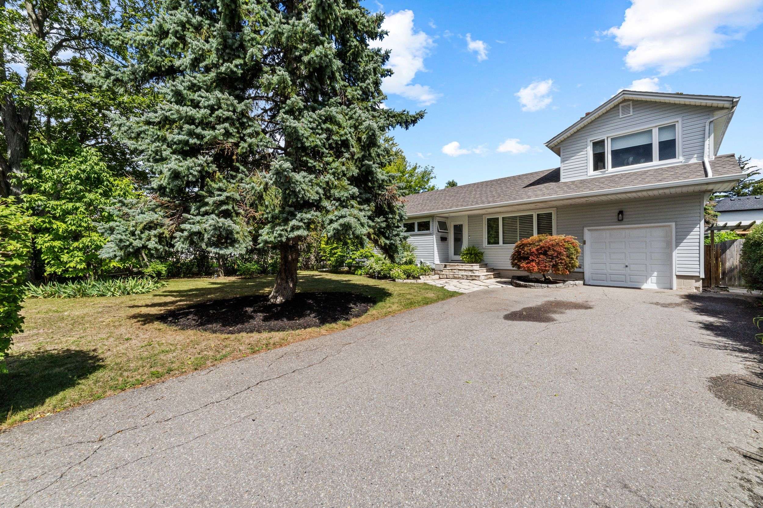 Oakville, ON L6K 1W3,45 Crescent RD