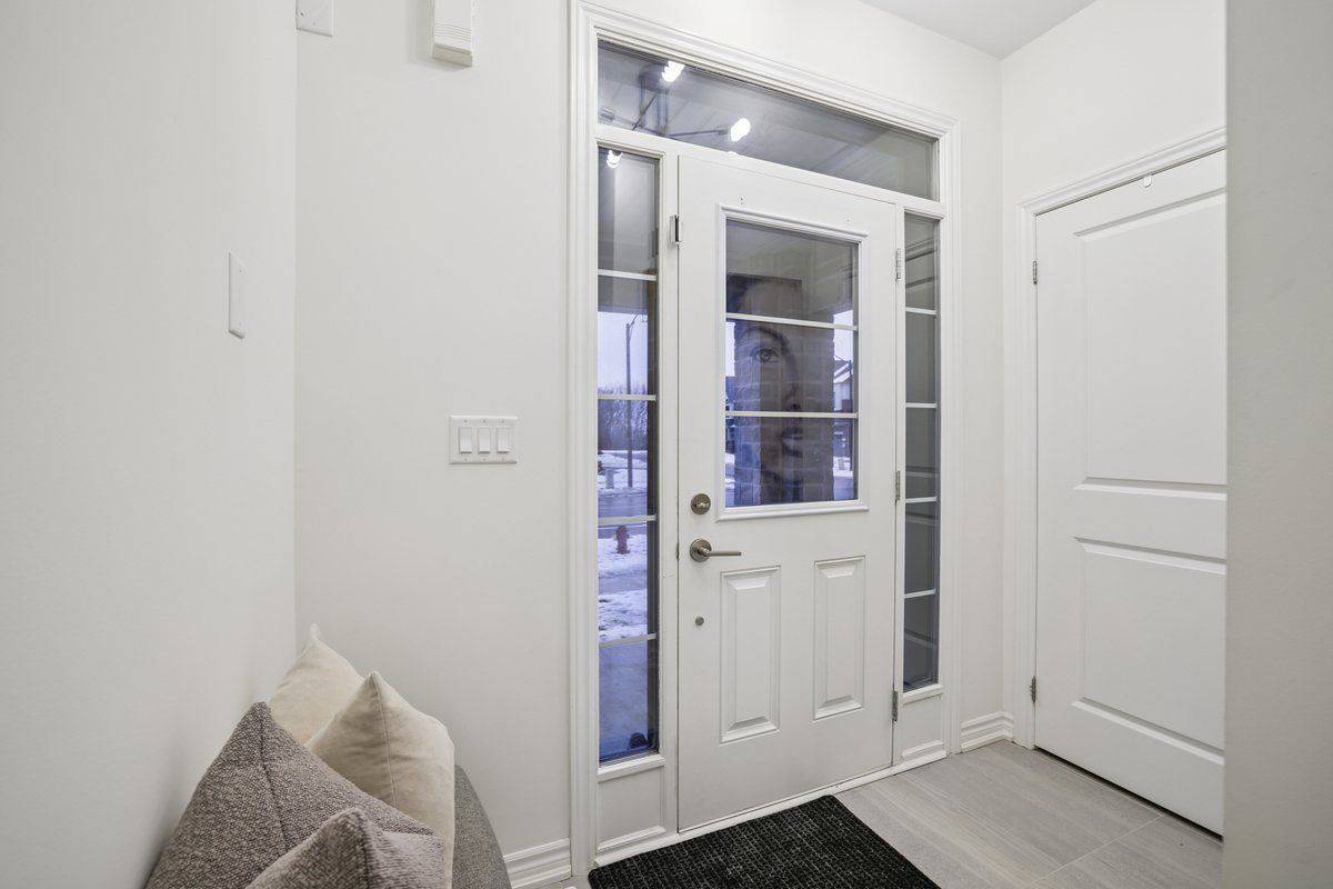 Milton, ON L9E 1Y7,1527 Kovachik BLVD