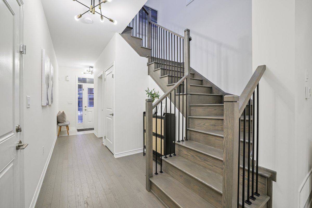 Milton, ON L9E 1Y7,1527 Kovachik BLVD