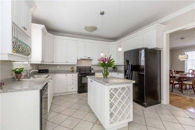 Oakville, ON L6H 6T4,2184 Parkmount BLVD