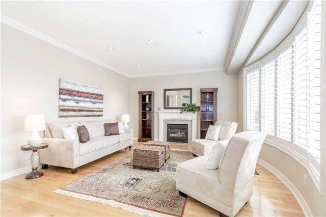 Oakville, ON L6H 6T4,2184 Parkmount BLVD