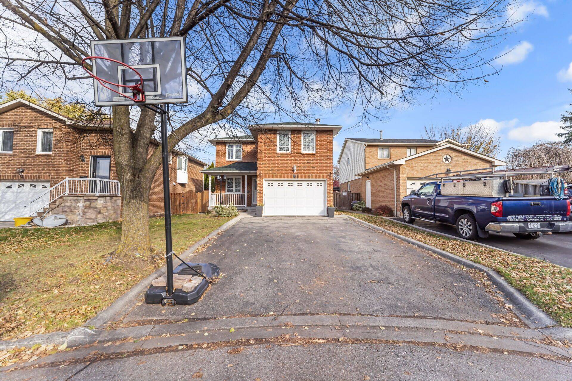 Brampton, ON L6Z 3B4,6 Howard CT