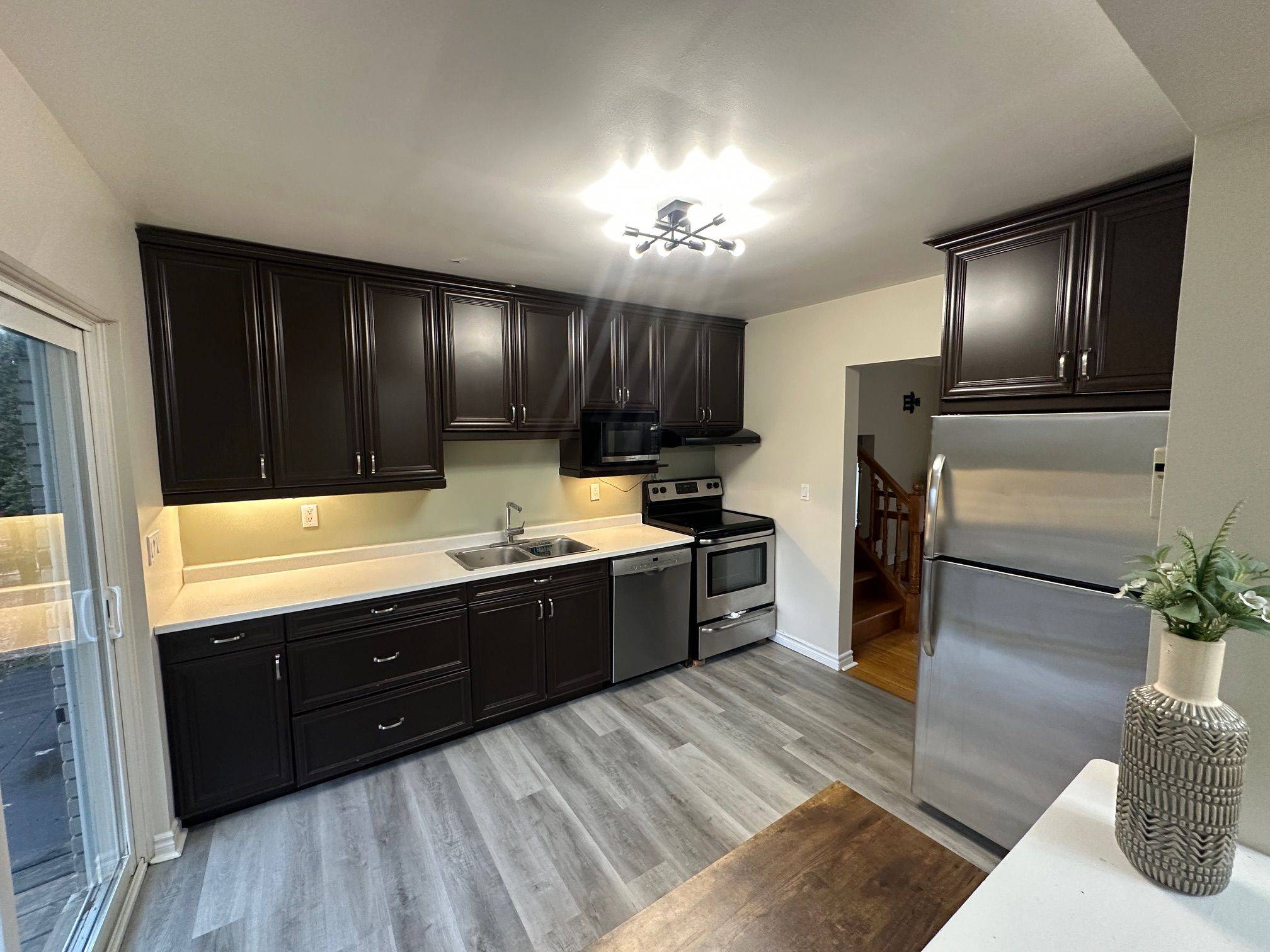 Kingston, ON K7M 2A5,82 Queen Mary RD