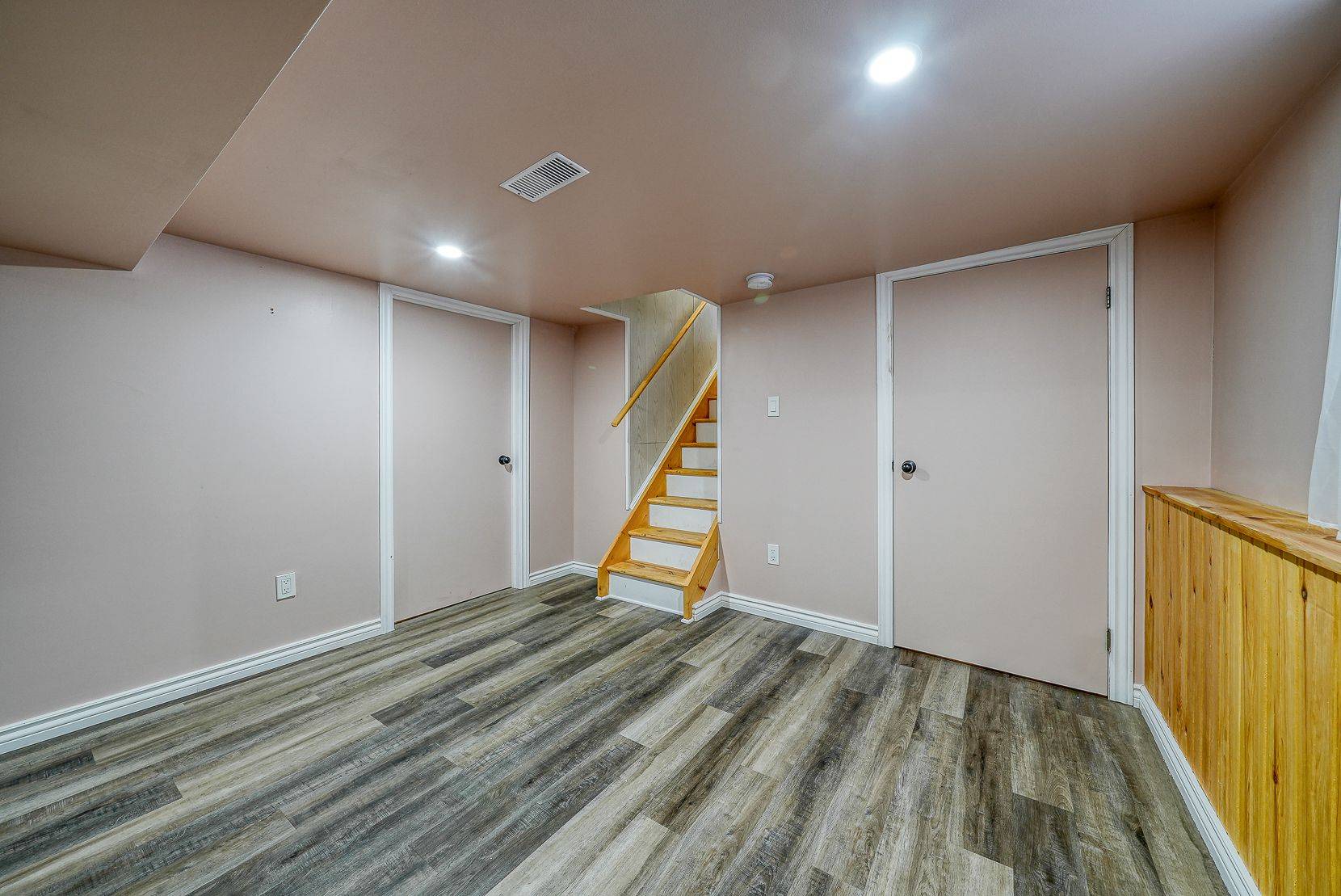 Woodstock, ON N4S 7B2,12 Sydenham ST