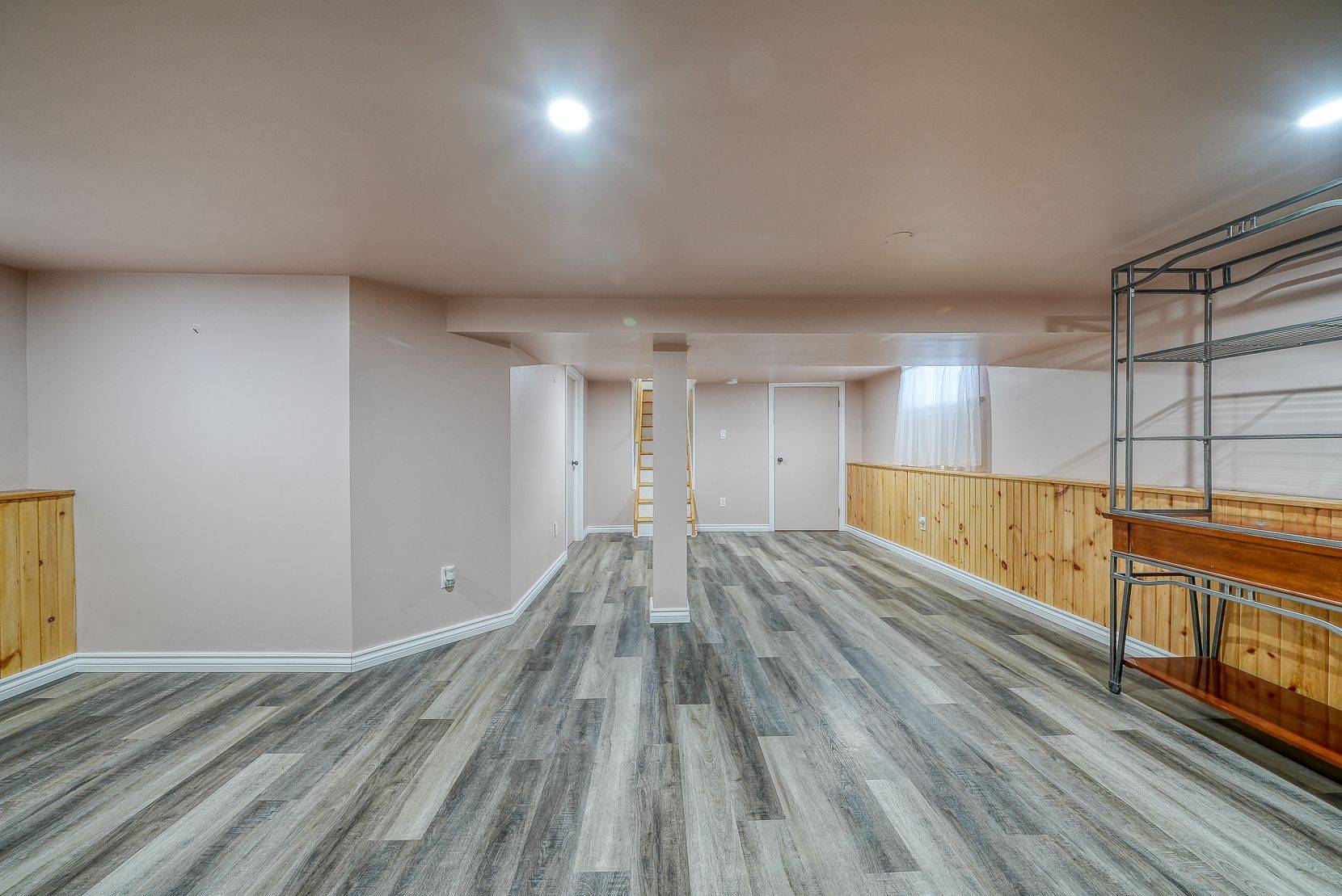 Woodstock, ON N4S 7B2,12 Sydenham ST