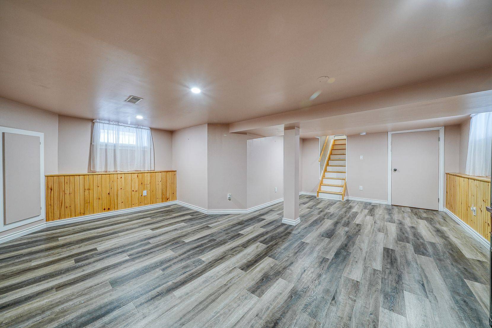 Woodstock, ON N4S 7B2,12 Sydenham ST