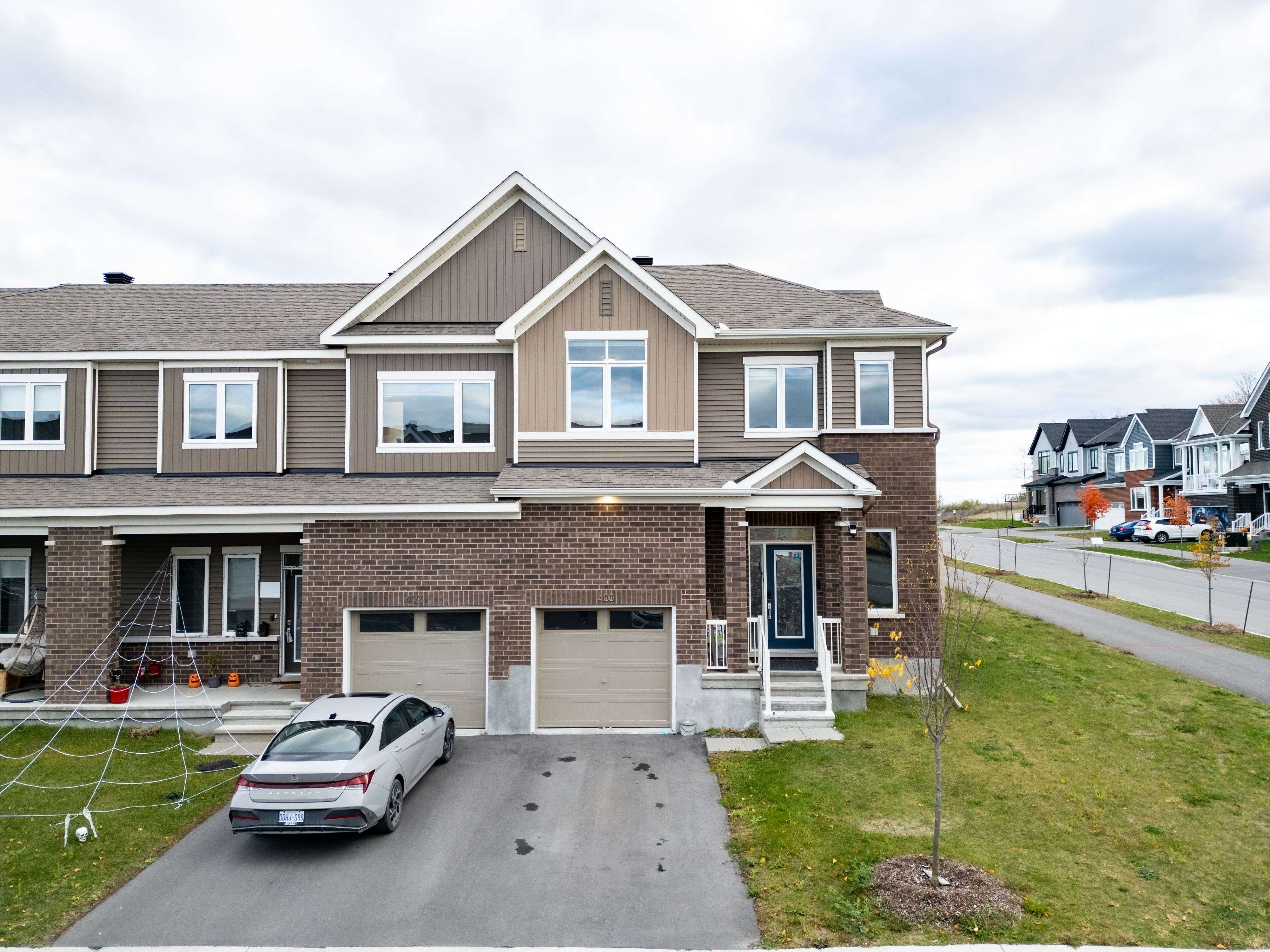 Barrhaven, ON K2J 6X5,400 Epoch ST