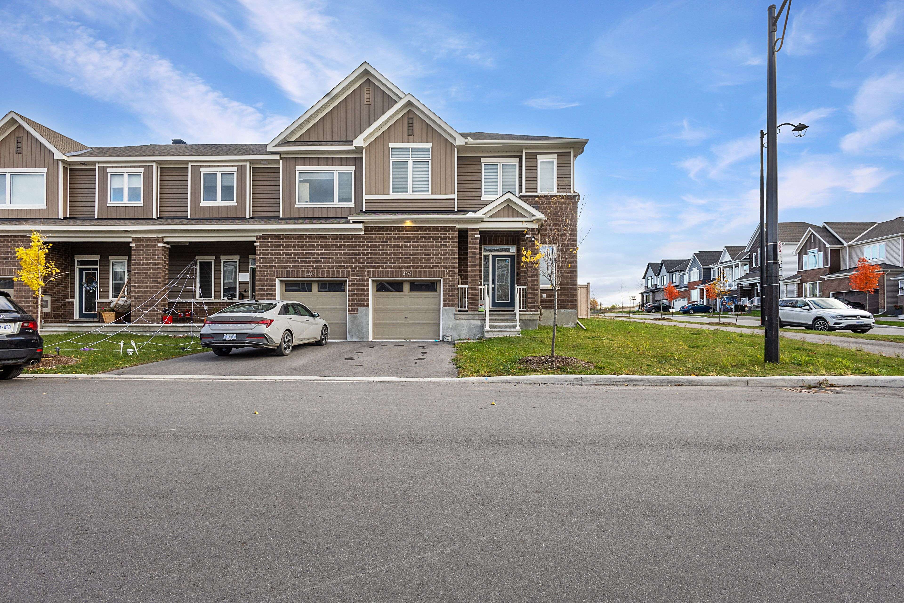 Barrhaven, ON K2J 6X5,400 Epoch ST
