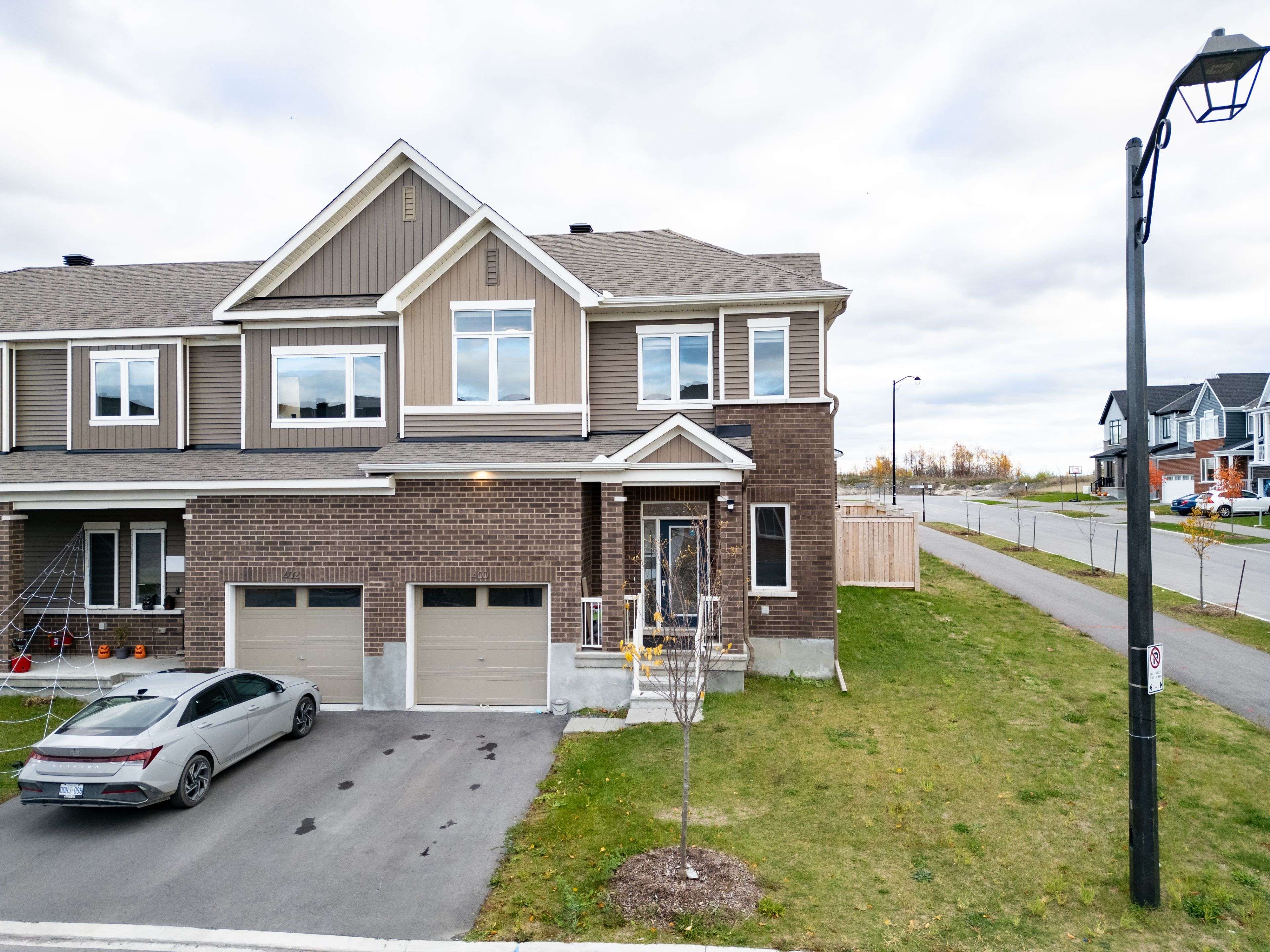 Barrhaven, ON K2J 6X5,400 Epoch ST