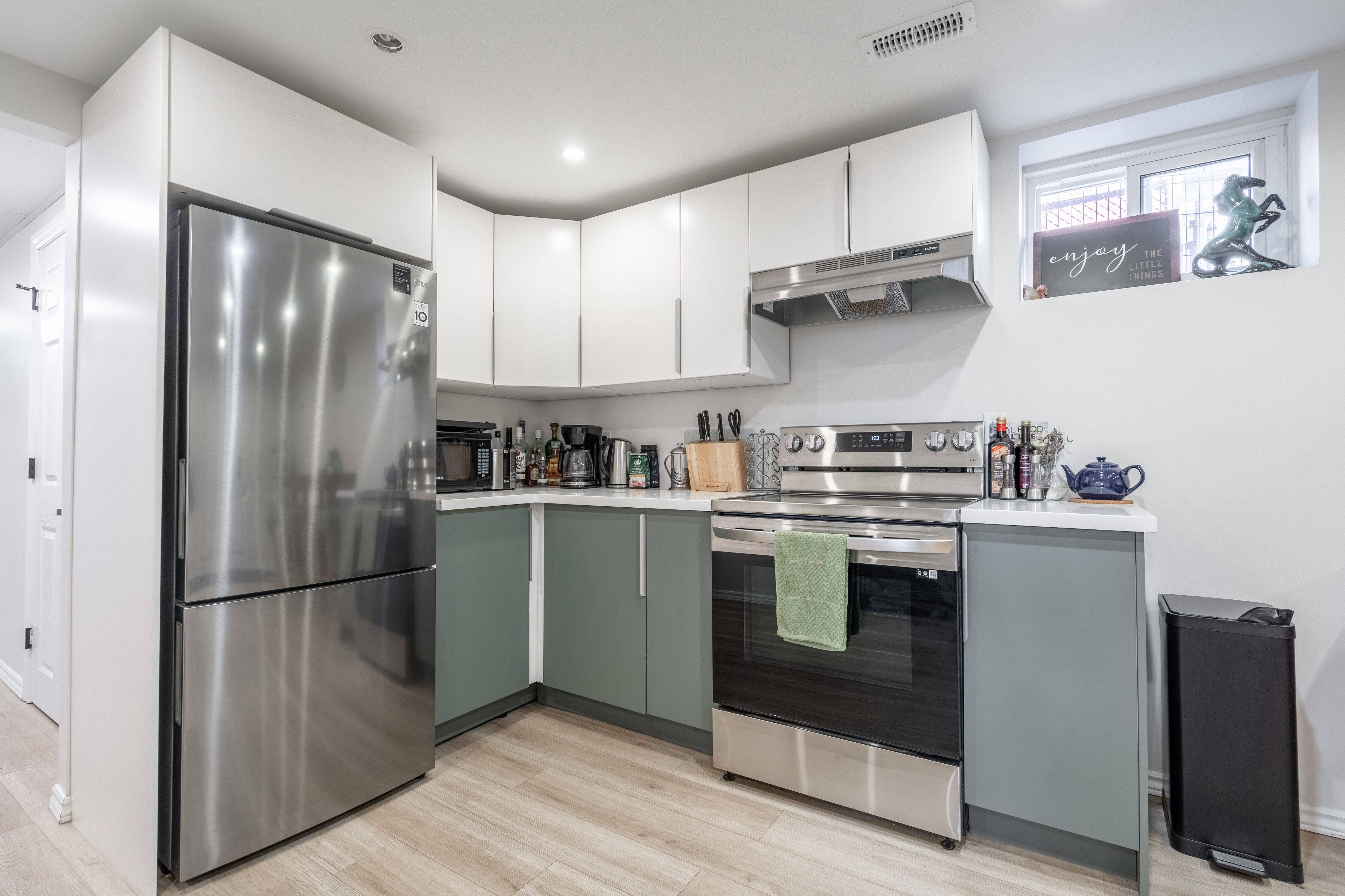 Hamilton, ON L8H 6V5,564 WATERLOO ST #Lower