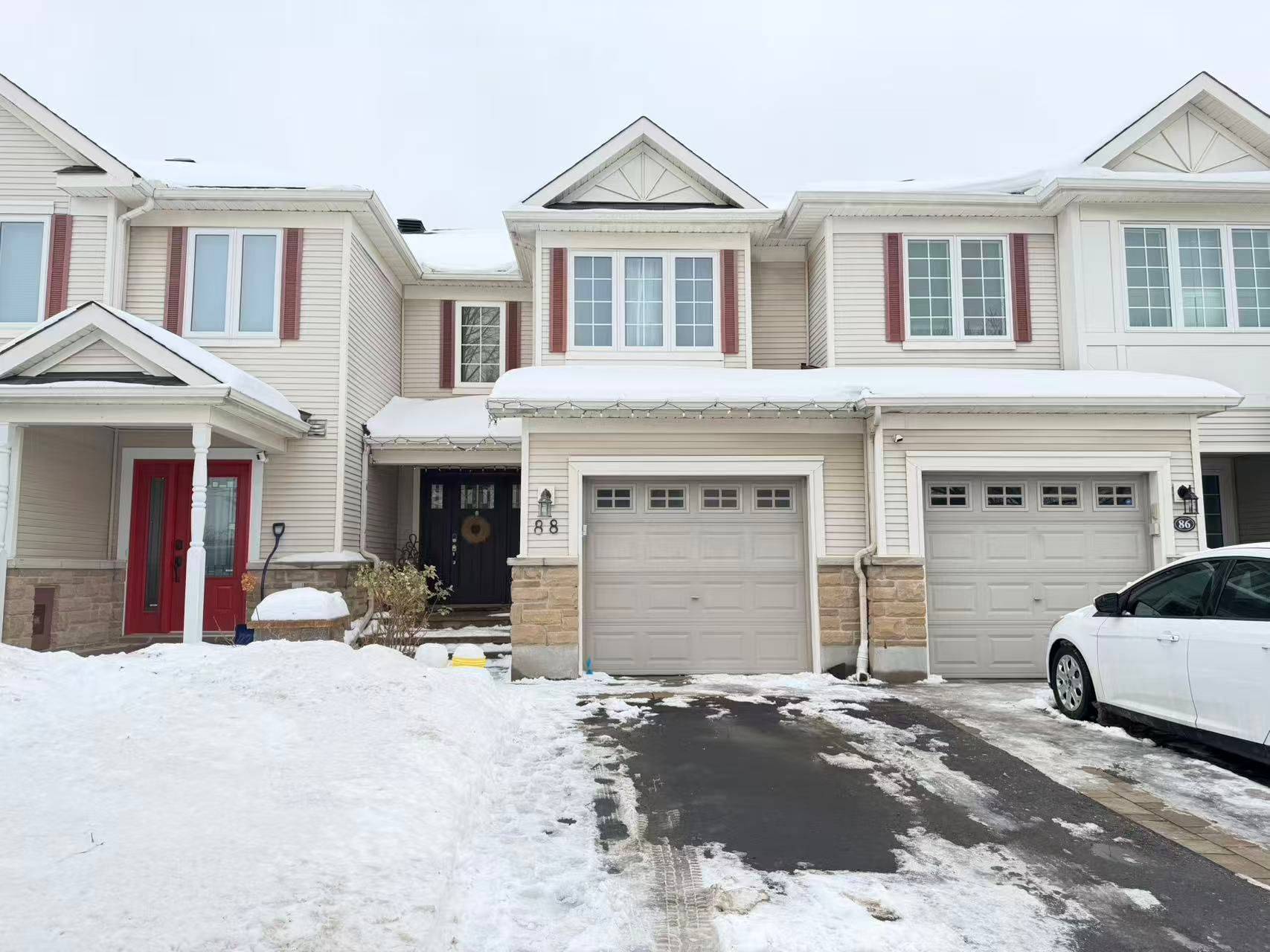 Barrhaven, ON K2J 5N3,88 Hawktree RDG