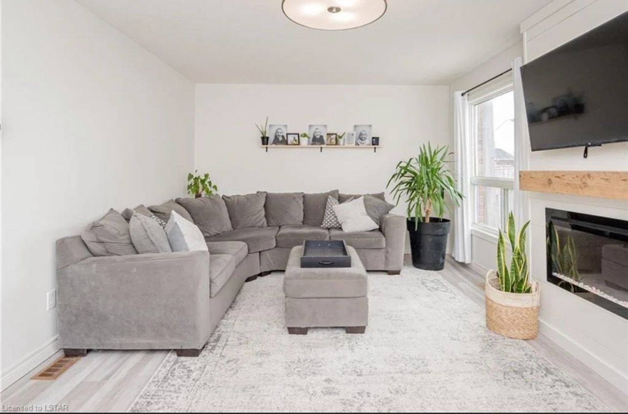 St. Thomas, ON N5P 0A9,26 Pine Valley DR