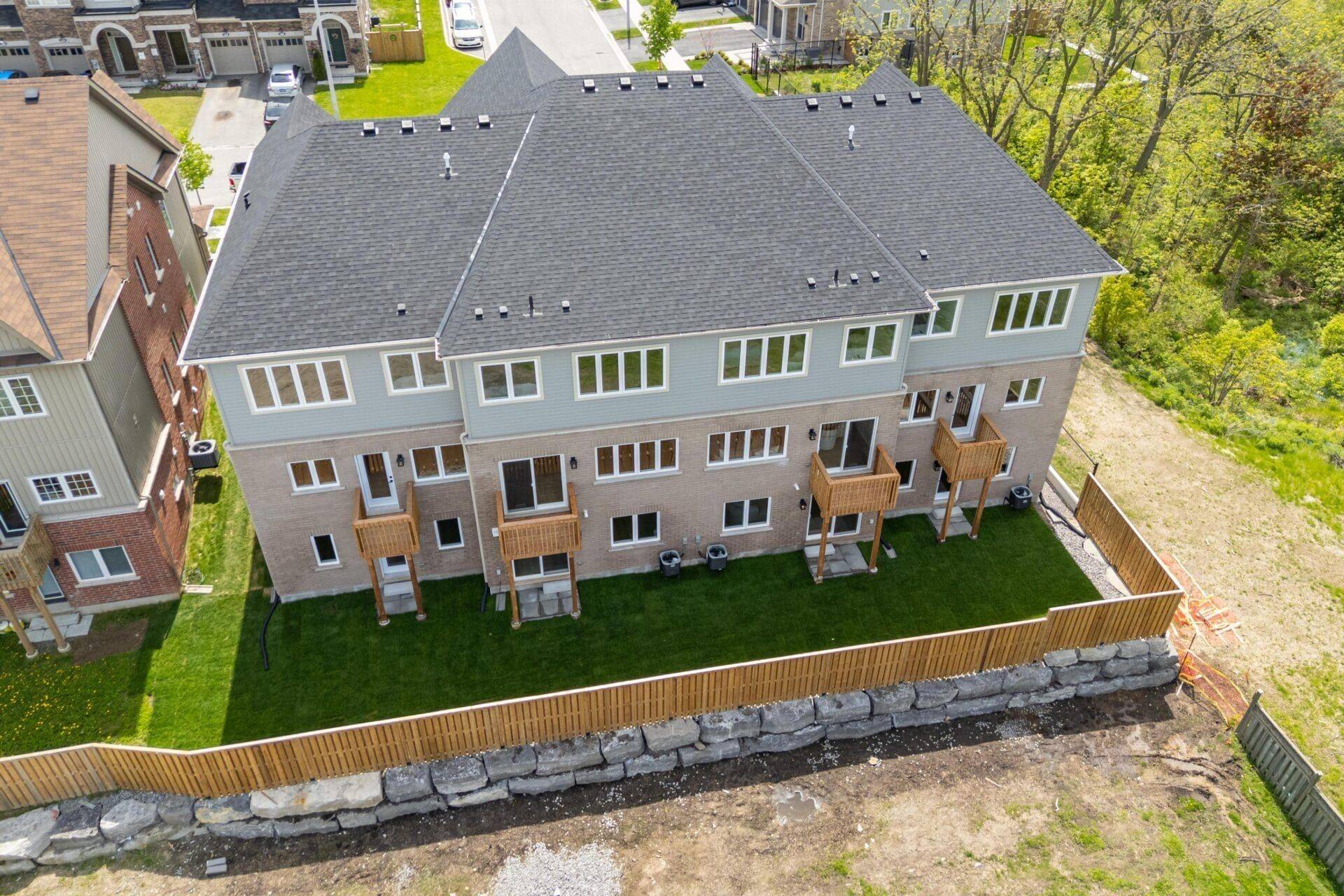 Lincoln, ON L3J 0R5,4061-3 Fracchioni DR