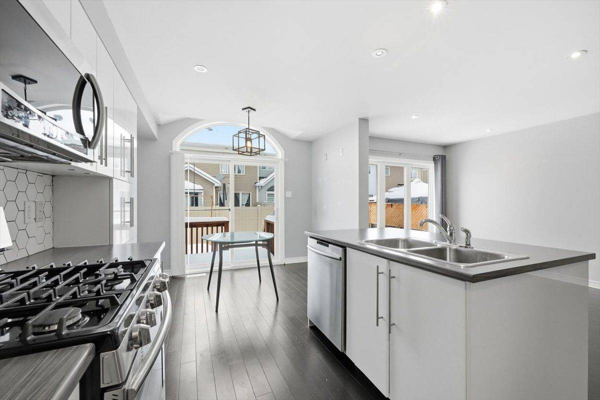 Orleans - Convent Glen And Area, ON K1W 0G6,748 Morningstar WAY