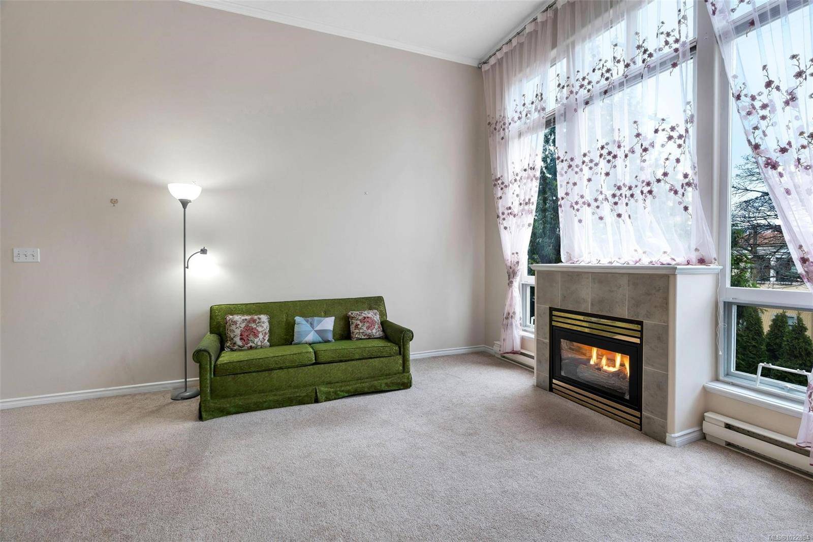 Saanich, BC V8N 1A6,1663 McKenzie Ave #302