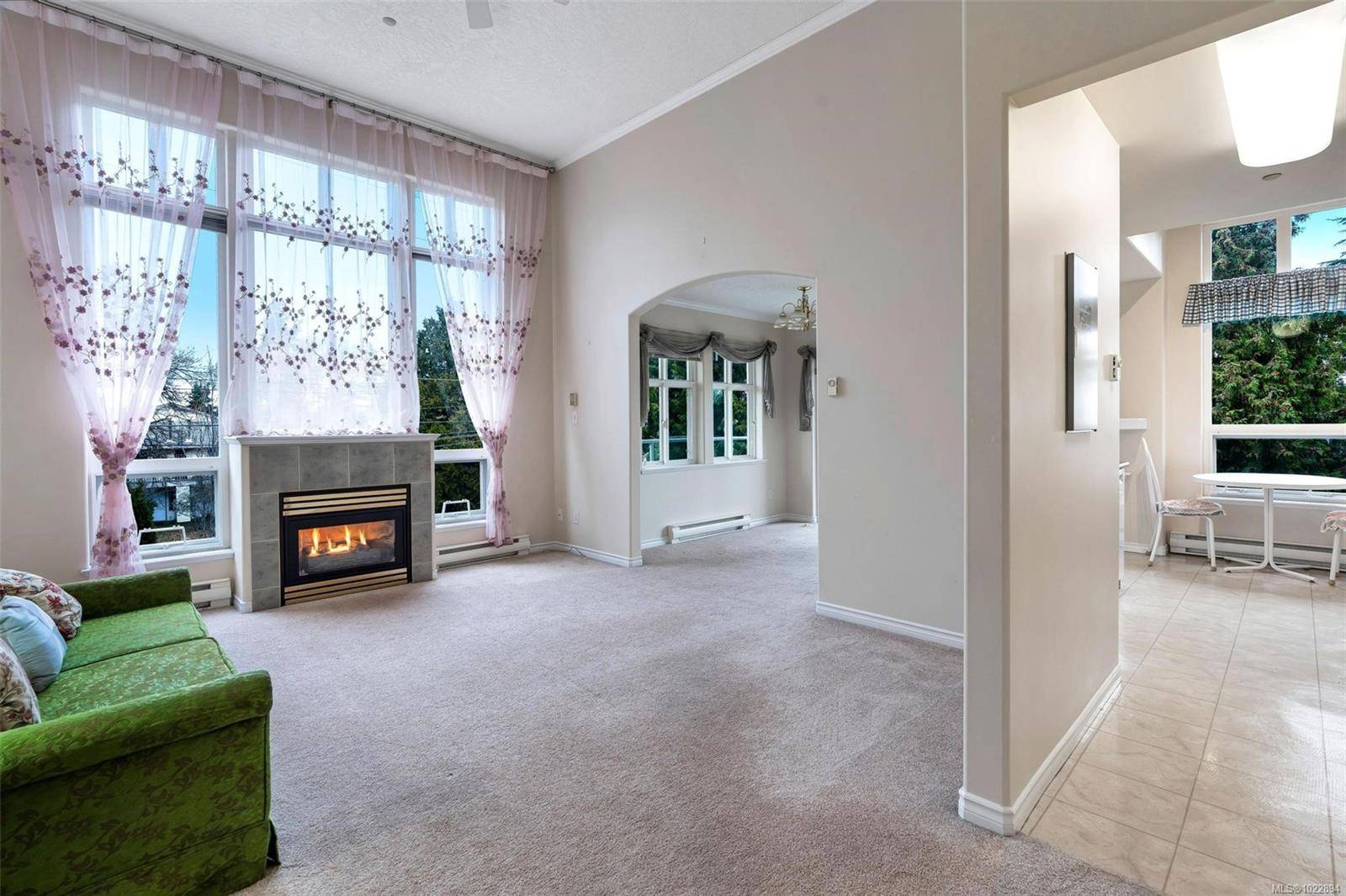 Saanich, BC V8N 1A6,1663 McKenzie Ave #302