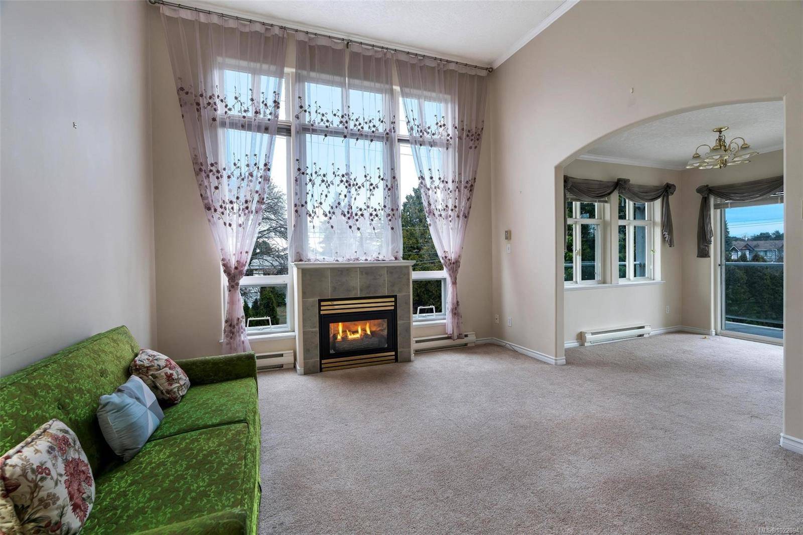 Saanich, BC V8N 1A6,1663 McKenzie Ave #302