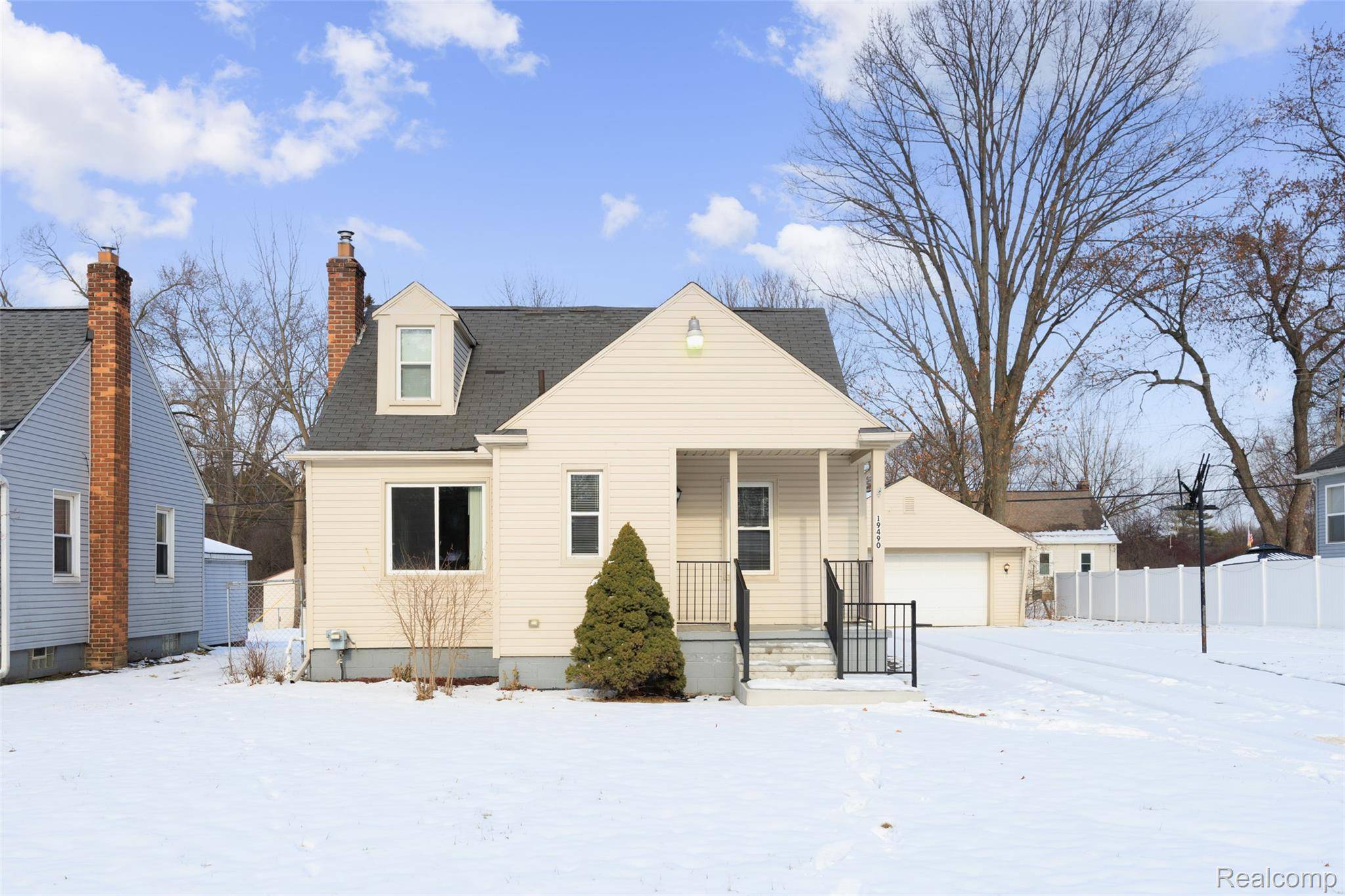 Southfield, MI 48075,19490 Goldwin ST