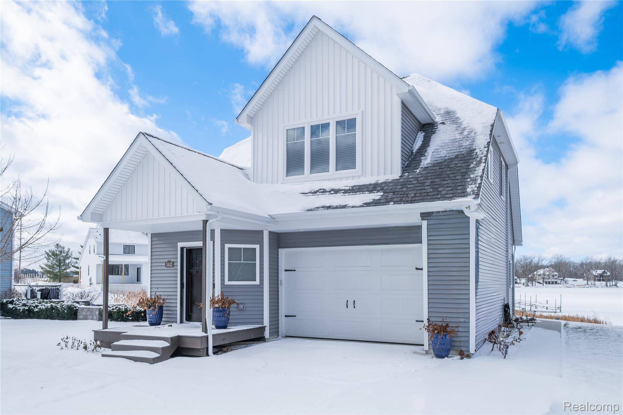 Fenton, MI 48430,3442 COTTAGE COVE DR