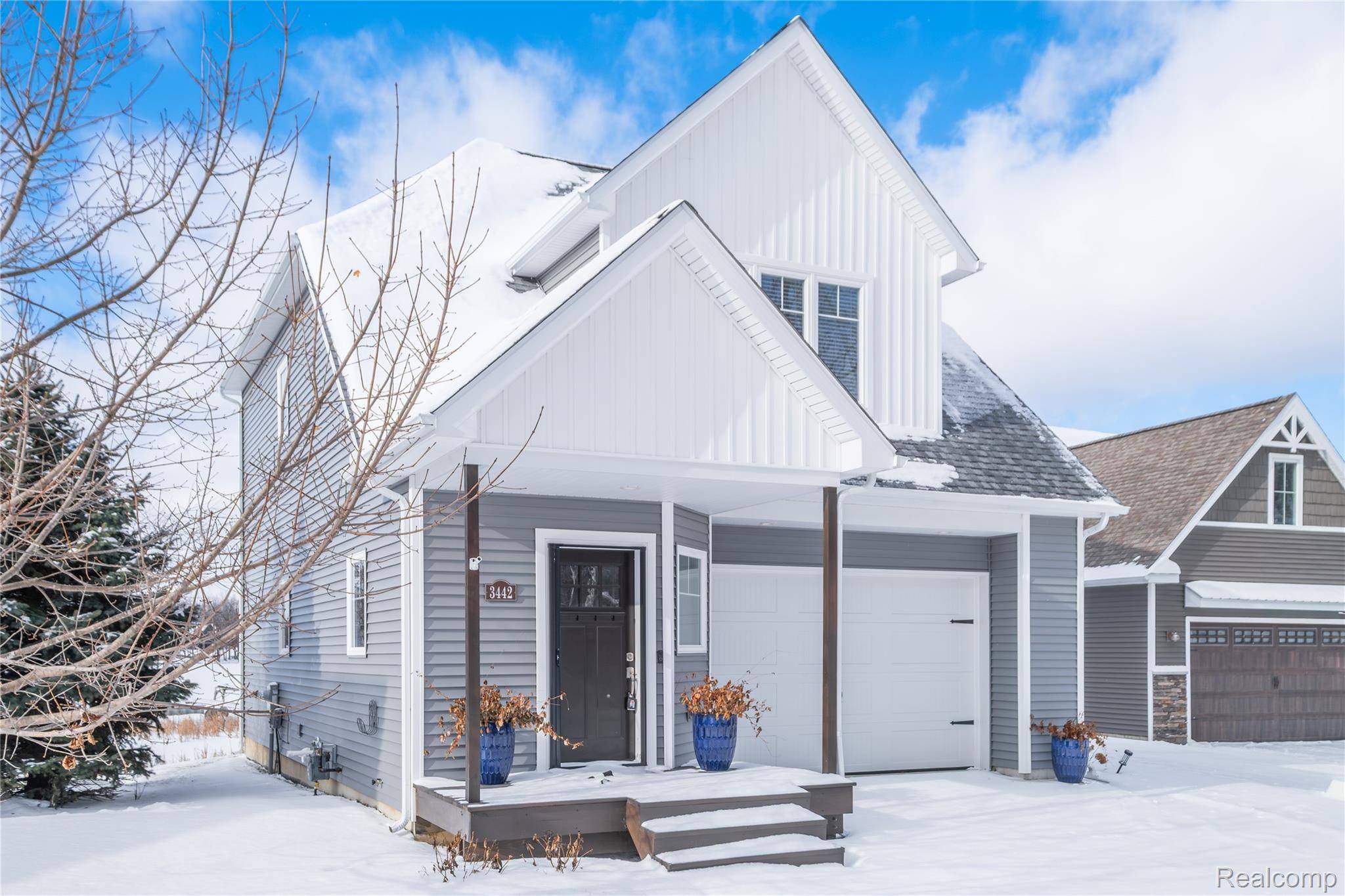 Fenton, MI 48430,3442 COTTAGE COVE DR