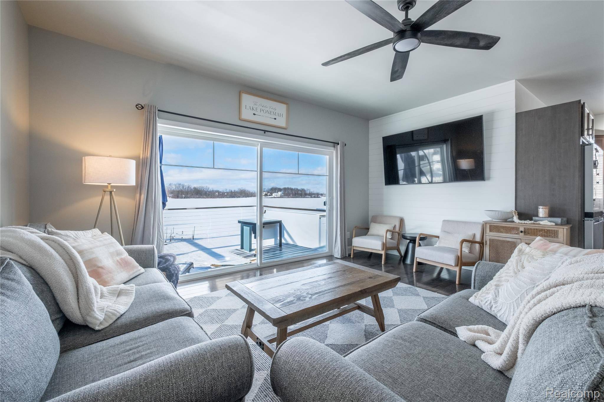 Fenton, MI 48430,3442 COTTAGE COVE DR