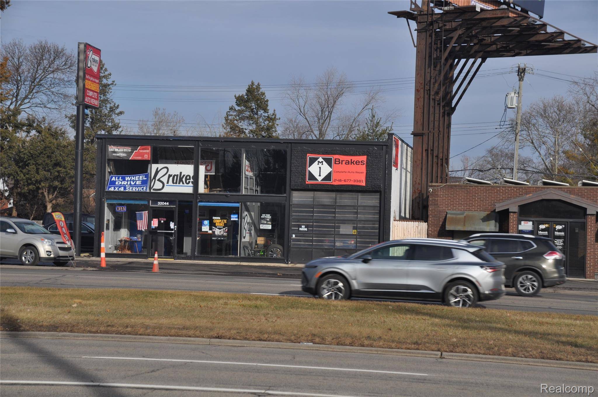 Royal Oak, MI 48073,32044 WOODWARD AVE