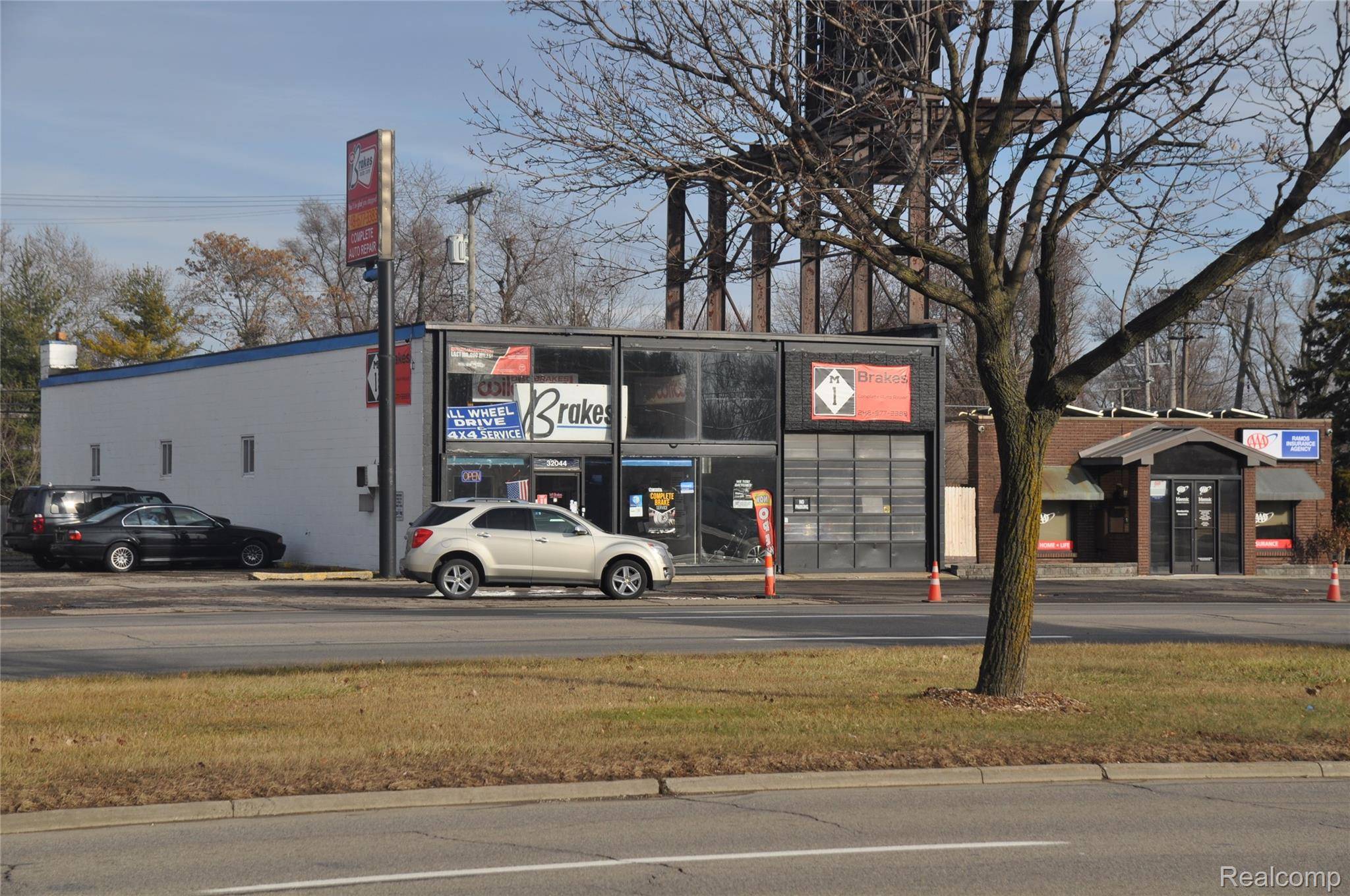 Royal Oak, MI 48073,32044 WOODWARD AVE