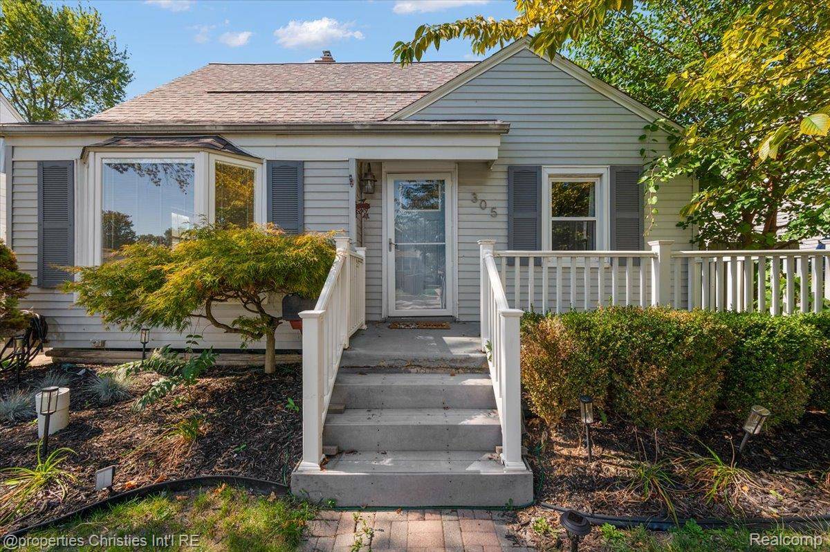 Royal Oak, MI 48067,305 N Kenwood AVE