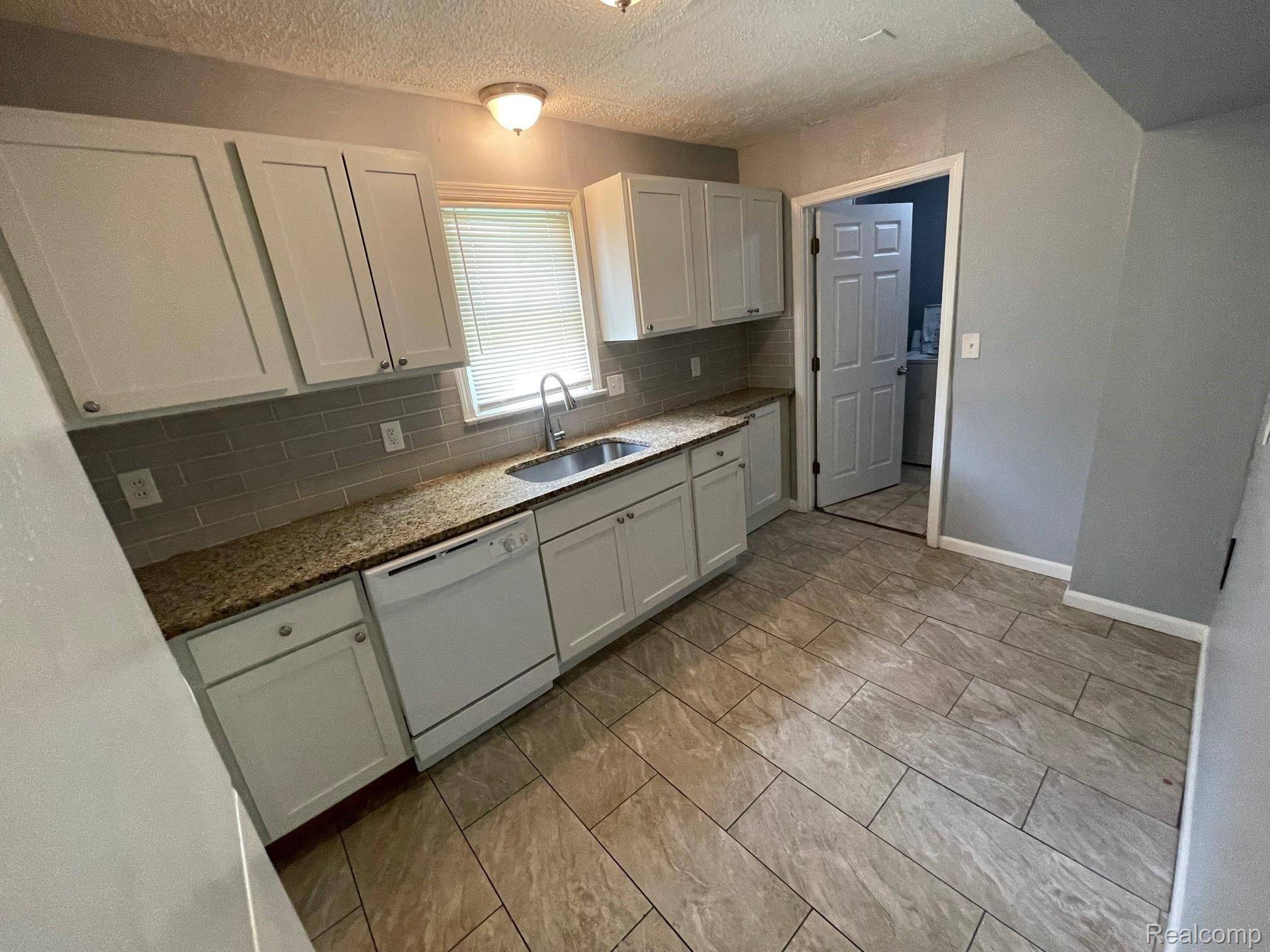 Livonia, MI 48150,11775 INKSTER RD