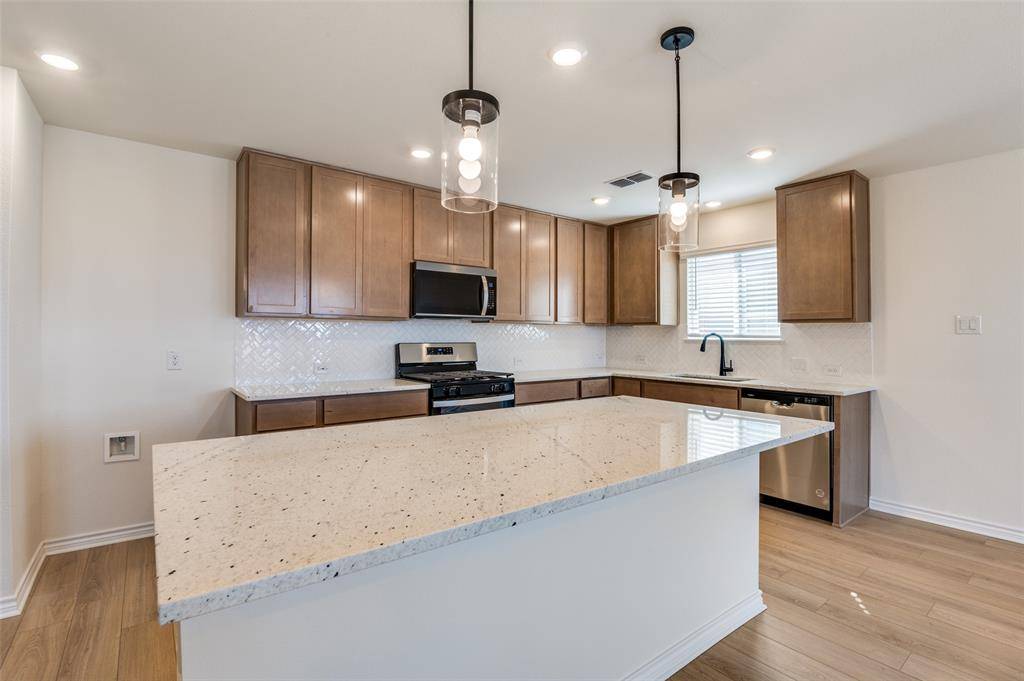 Crandall, TX 75114,3721 Blooming Prairie Drive