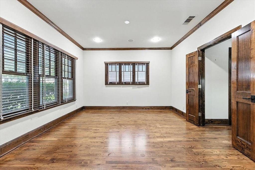 Fort Worth, TX 76107,3328 W 4th Street