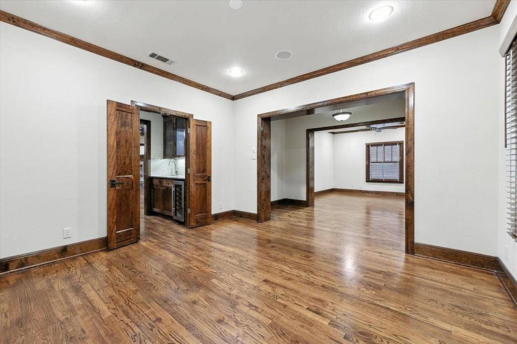 Fort Worth, TX 76107,3328 W 4th Street