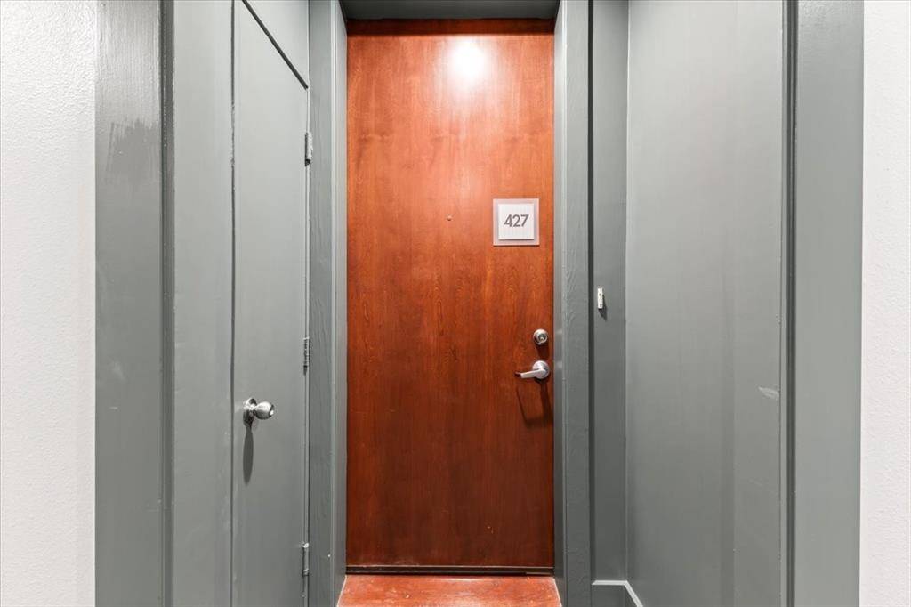 Addison, TX 75001,5055 Addison Circle #427