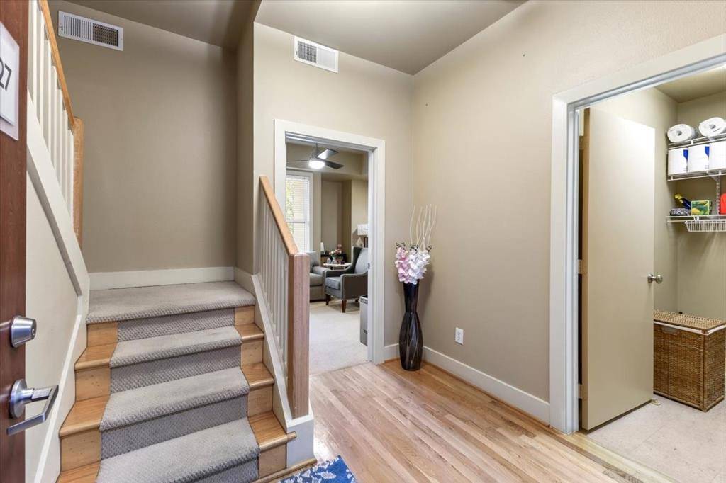 Addison, TX 75001,5055 Addison Circle #427